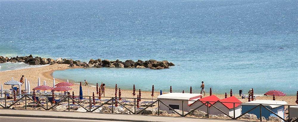 Hotel Giannino Porto Recanati Exteriör bild