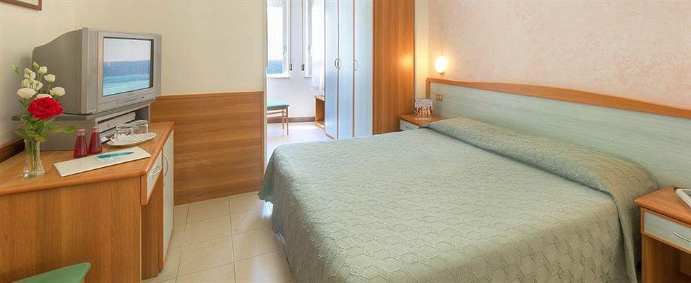 Hotel Giannino Porto Recanati Exteriör bild