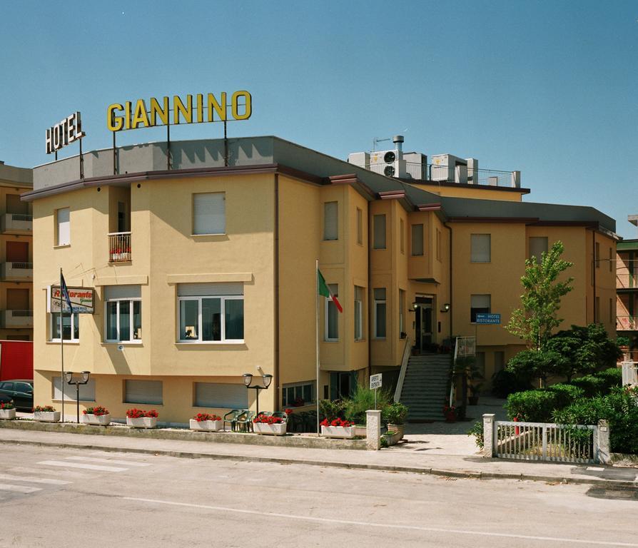 Hotel Giannino Porto Recanati Exteriör bild