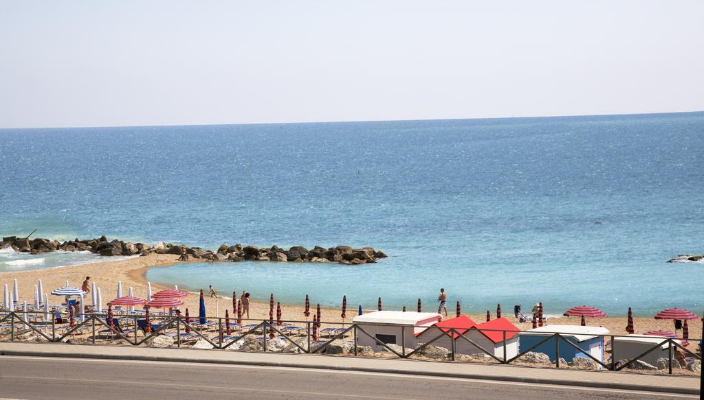Hotel Giannino Porto Recanati Exteriör bild